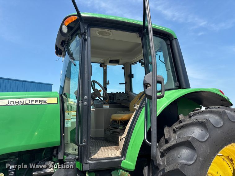 image for item FG0574 John Deere 7230 MFWD tractor