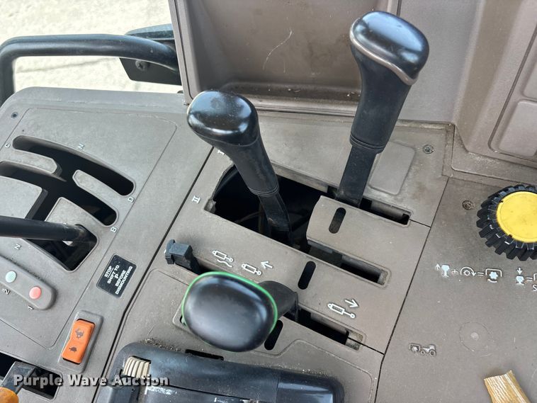 image for item FG0574 John Deere 7230 MFWD tractor