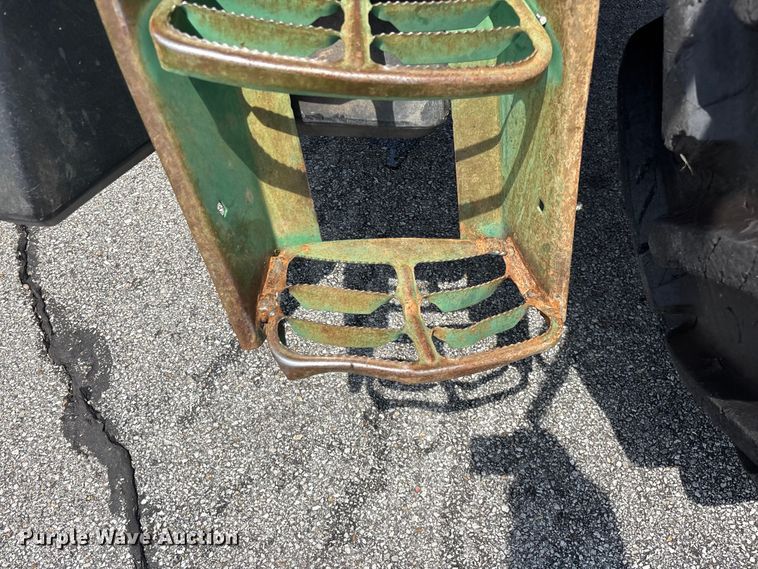 image for item FG0574 John Deere 7230 MFWD tractor
