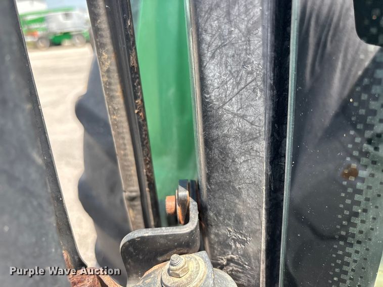 image for item FG0574 John Deere 7230 MFWD tractor