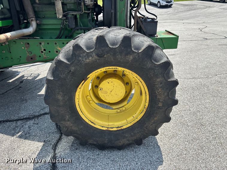 image for item FG0574 John Deere 7230 MFWD tractor