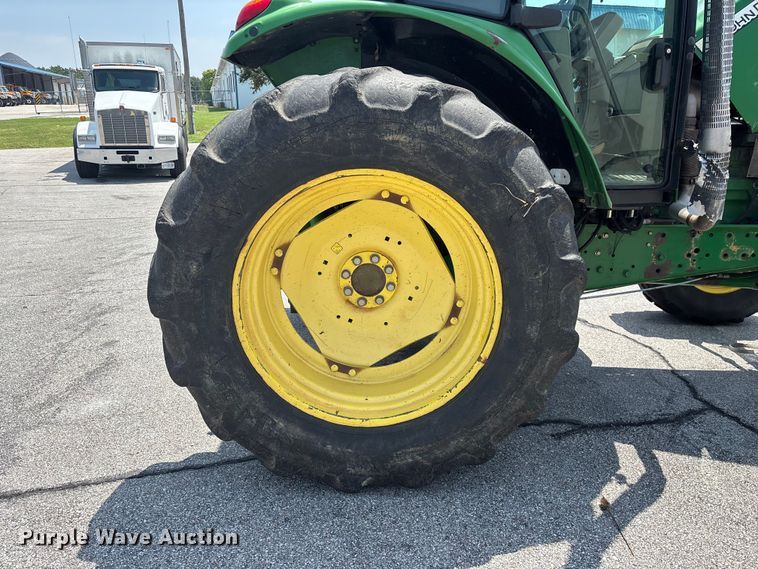 image for item FG0574 John Deere 7230 MFWD tractor