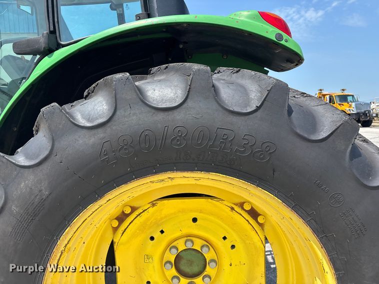 image for item FG0574 John Deere 7230 MFWD tractor