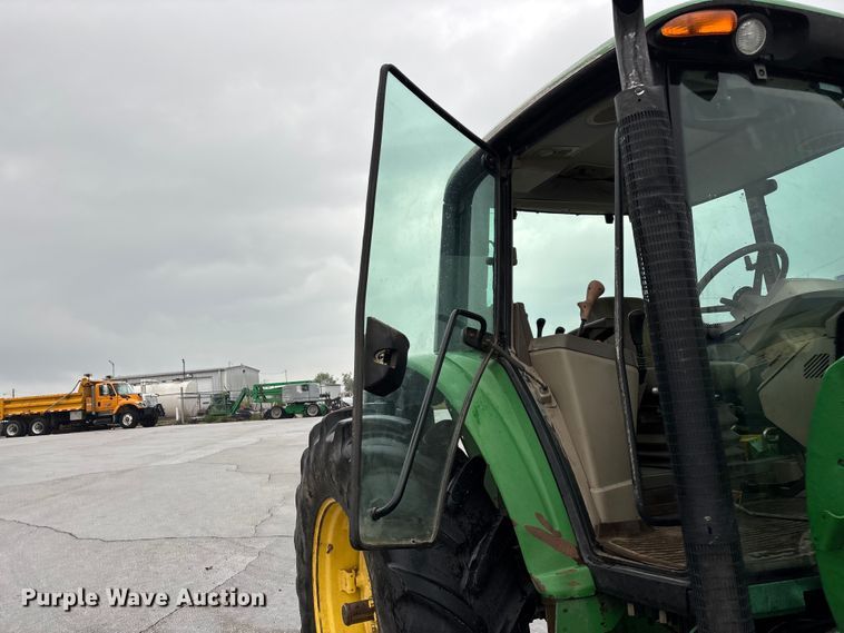 image for item FG0575 2010 John Deere 6430 MFWD tractor