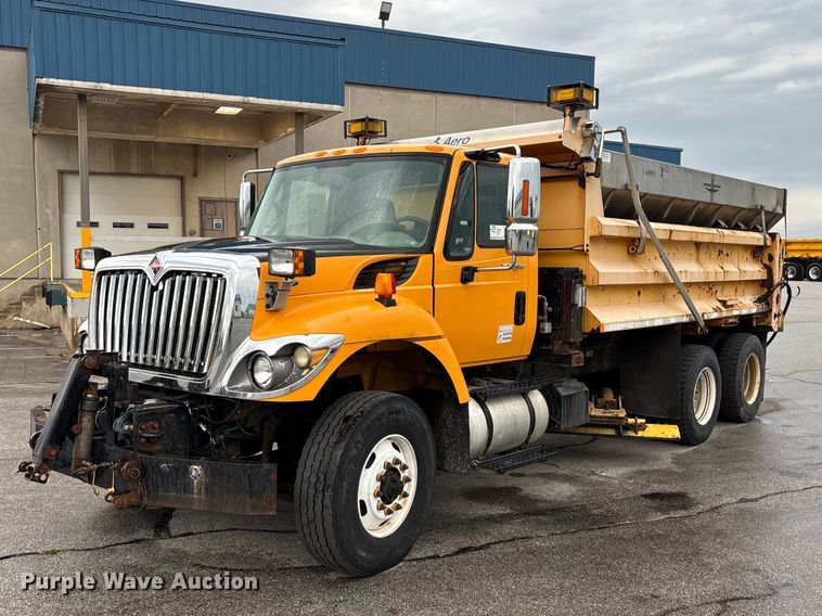 2010 International 7500 SFA dump truck