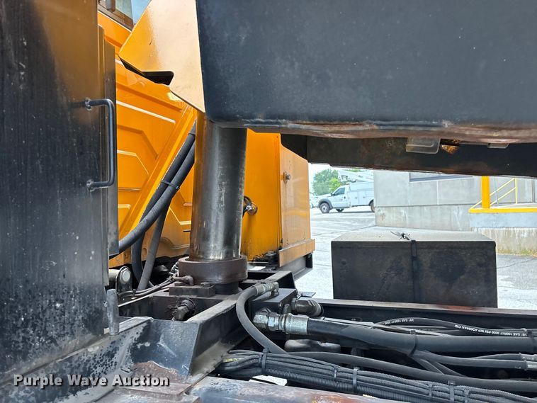 image for item FG0578 2010 International 7500 SFA dump truck
