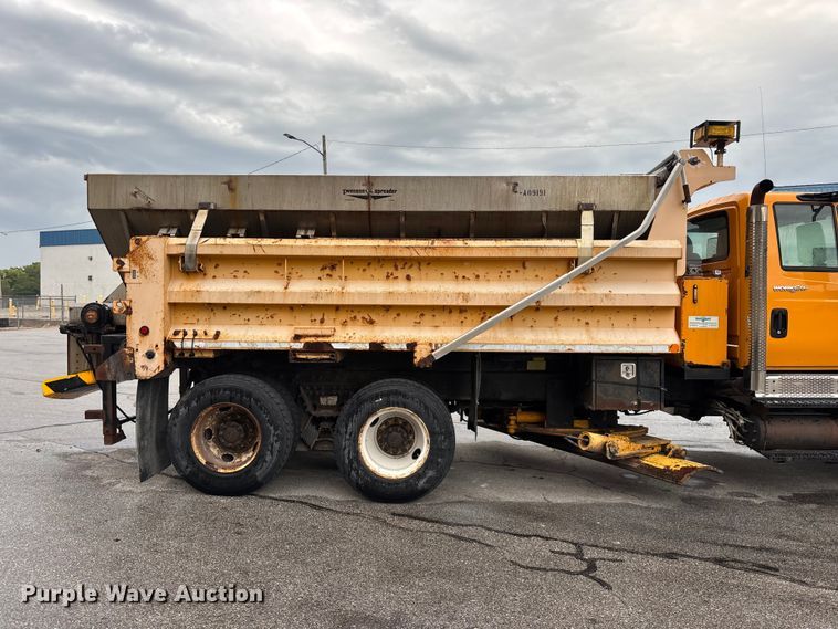 image for item FG0578 2010 International 7500 SFA dump truck