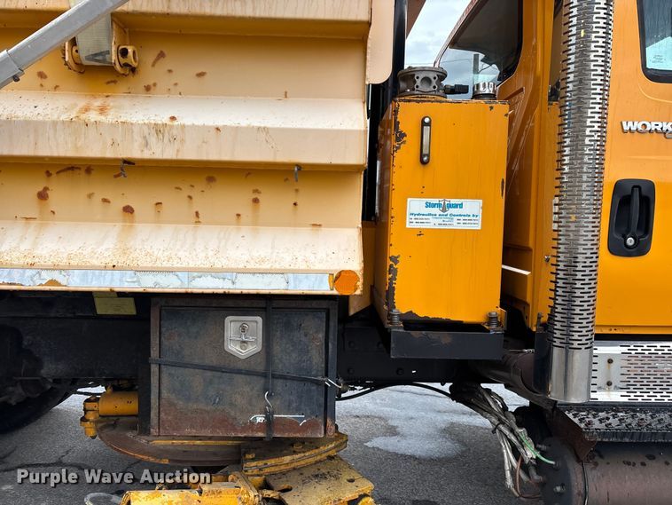 image for item FG0578 2010 International 7500 SFA dump truck