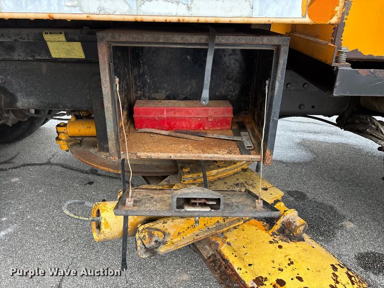 image for item FG0578 2010 International 7500 SFA dump truck