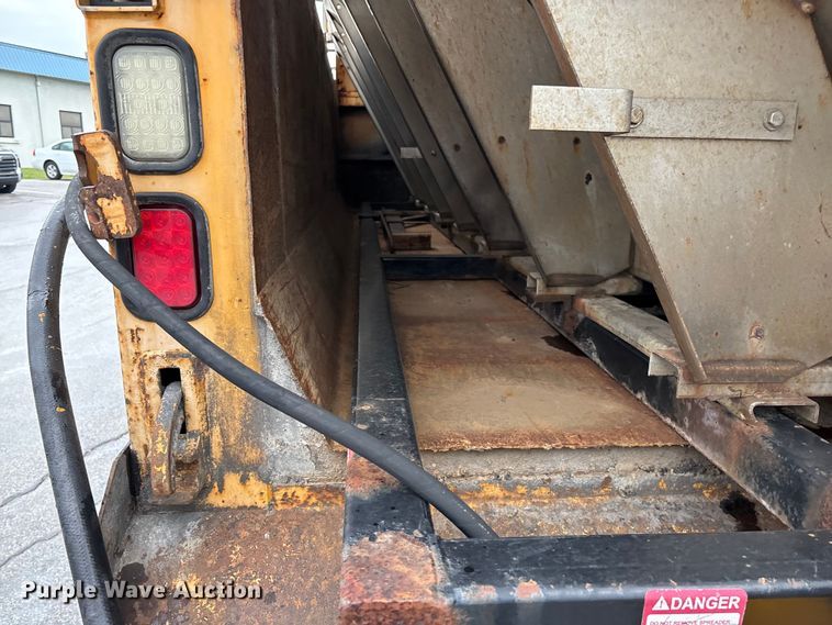 image for item FG0578 2010 International 7500 SFA dump truck