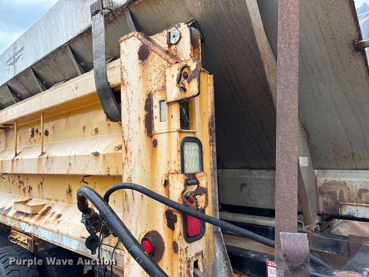 image for item FG0578 2010 International 7500 SFA dump truck
