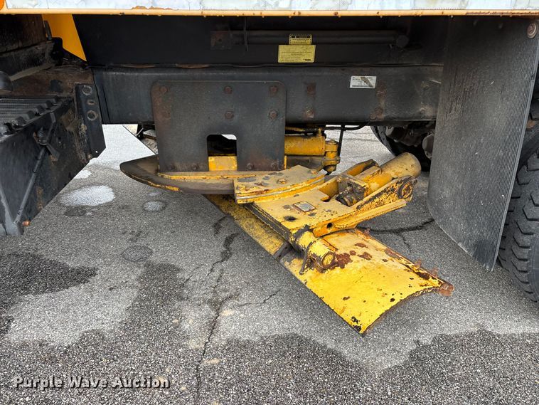 image for item FG0578 2010 International 7500 SFA dump truck