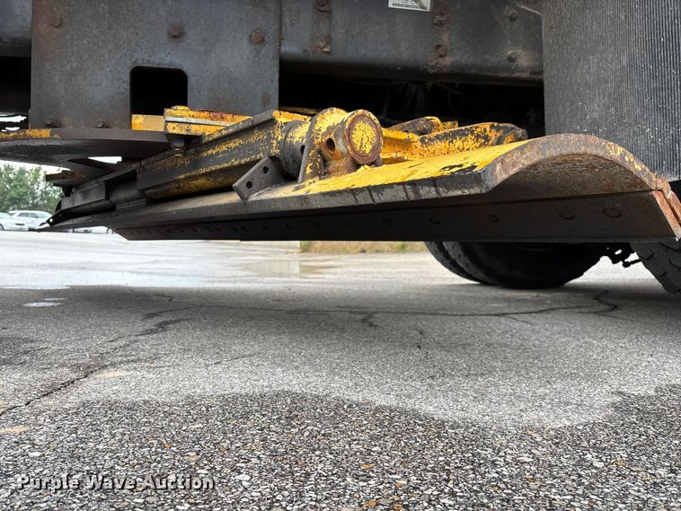 image for item FG0578 2010 International 7500 SFA dump truck