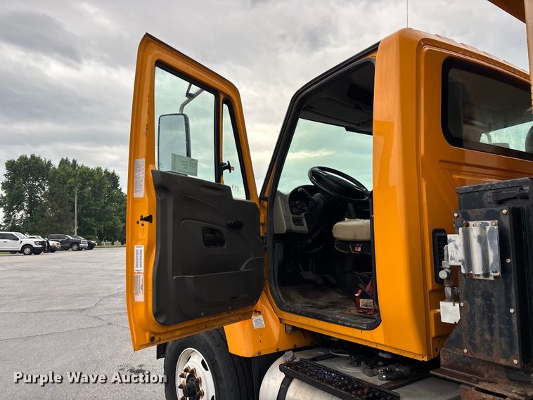image for item FG0578 2010 International 7500 SFA dump truck