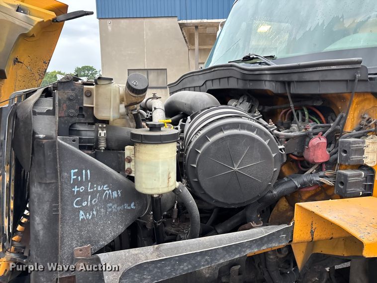 image for item FG0578 2010 International 7500 SFA dump truck