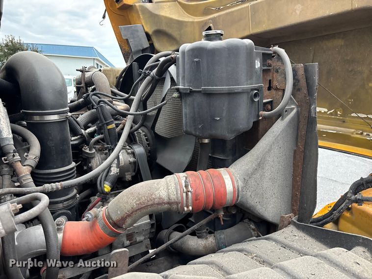 image for item FG0578 2010 International 7500 SFA dump truck