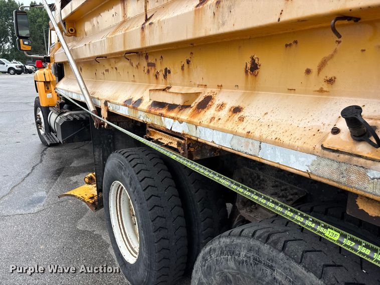 image for item FG0578 2010 International 7500 SFA dump truck