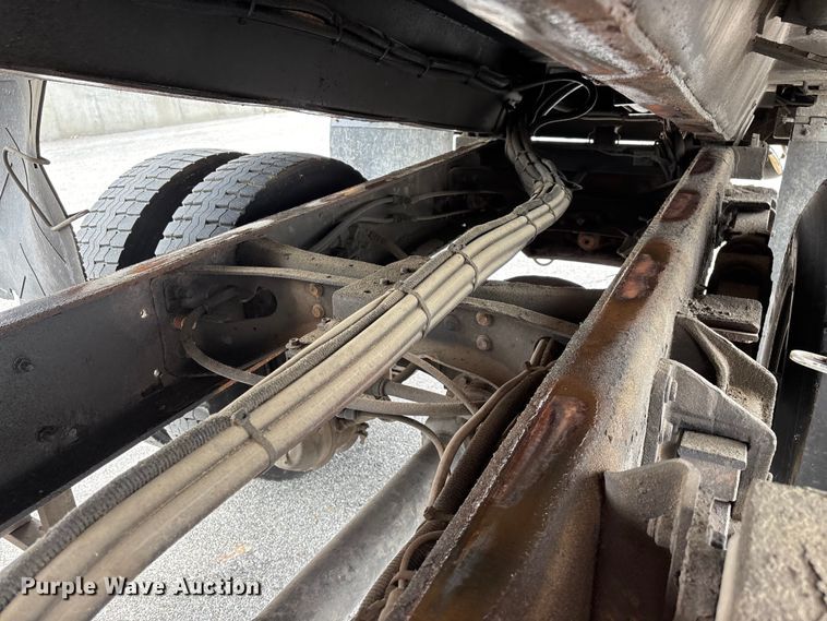image for item FG0579 2005 International 7400 Crew Cab dump truck