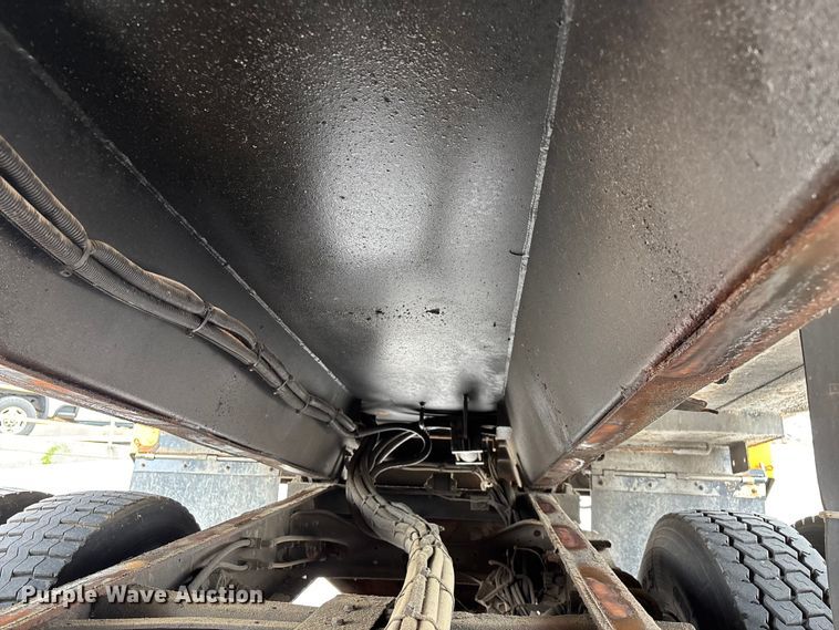 image for item FG0579 2005 International 7400 Crew Cab dump truck
