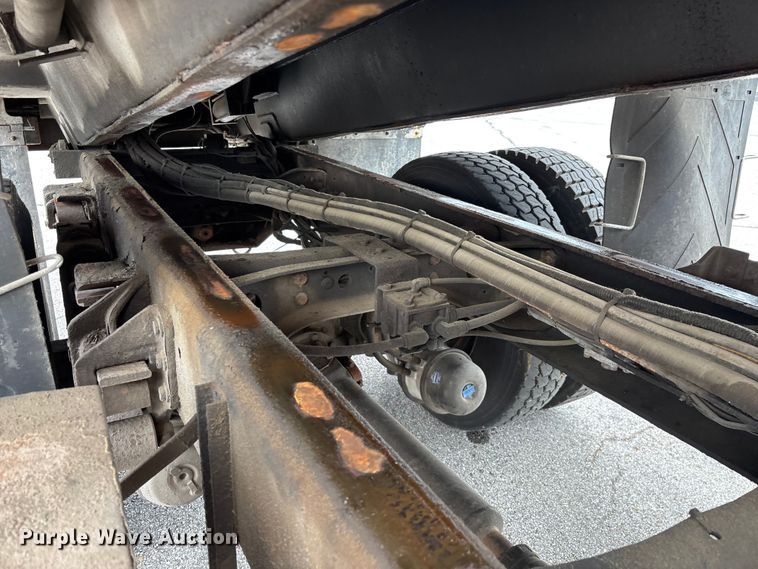 image for item FG0579 2005 International 7400 Crew Cab dump truck
