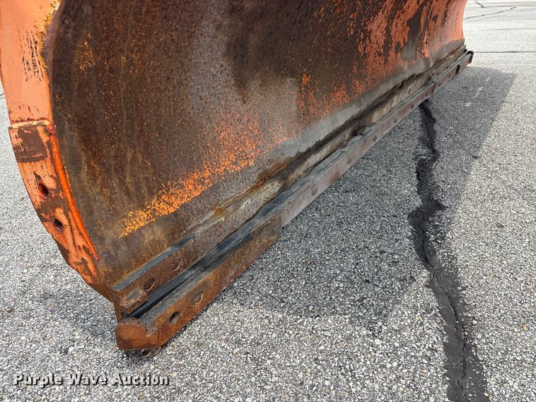 image for item FG0579 2005 International 7400 Crew Cab dump truck