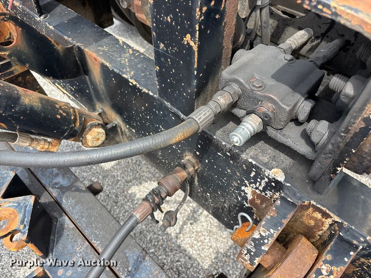 image for item FG0579 2005 International 7400 Crew Cab dump truck