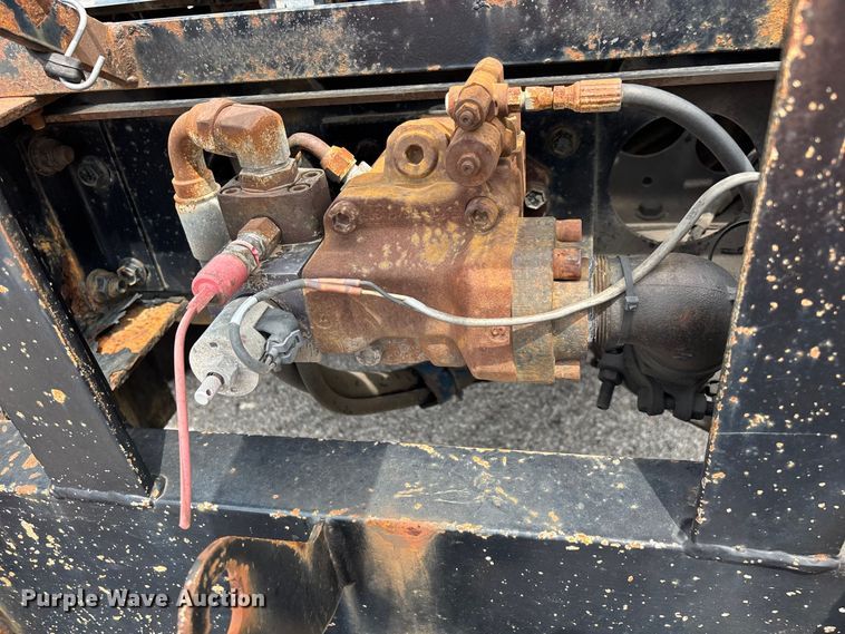image for item FG0579 2005 International 7400 Crew Cab dump truck