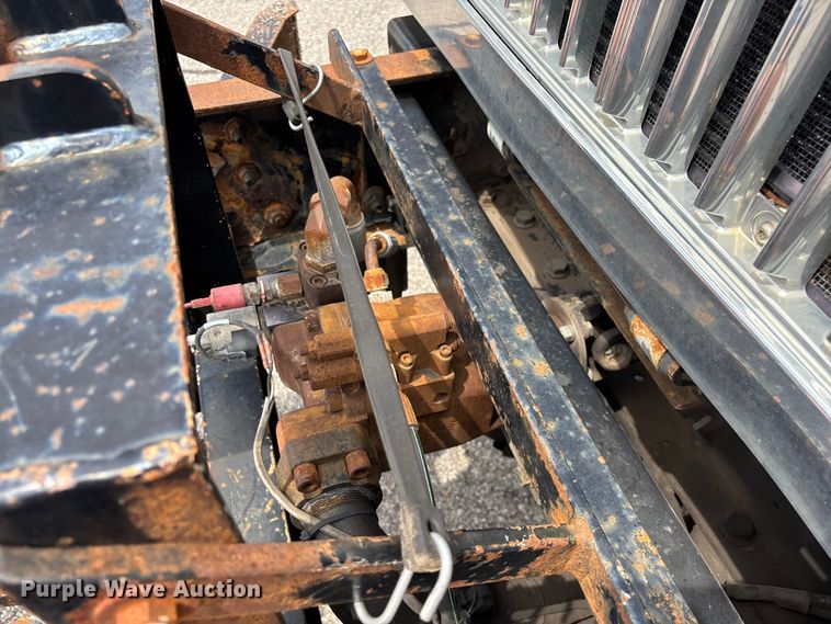 image for item FG0579 2005 International 7400 Crew Cab dump truck