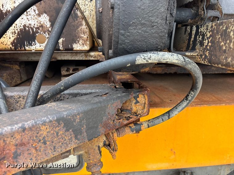 image for item FG0579 2005 International 7400 Crew Cab dump truck