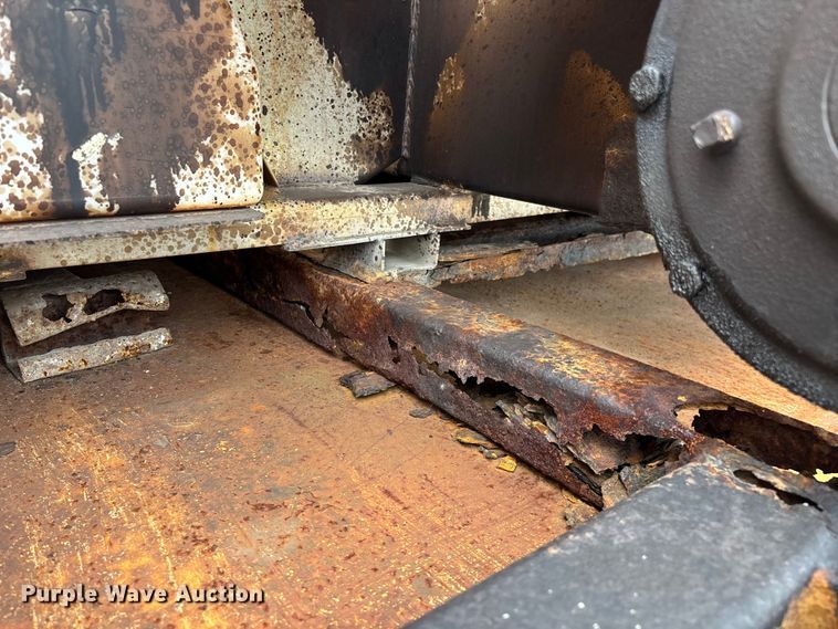 image for item FG0579 2005 International 7400 Crew Cab dump truck