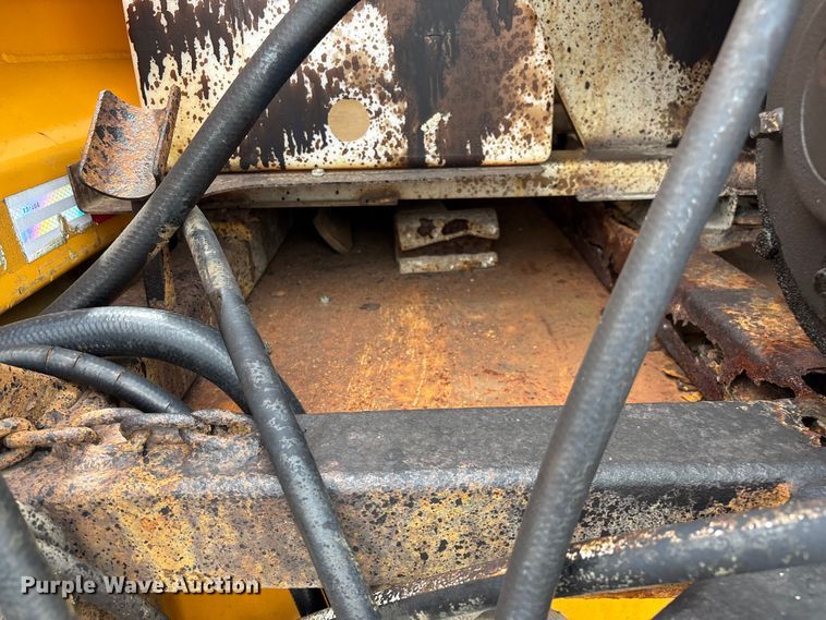 image for item FG0579 2005 International 7400 Crew Cab dump truck