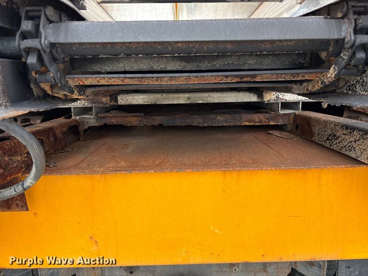 image for item FG0579 2005 International 7400 Crew Cab dump truck
