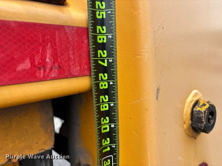 image for item FG0579 2005 International 7400 Crew Cab dump truck
