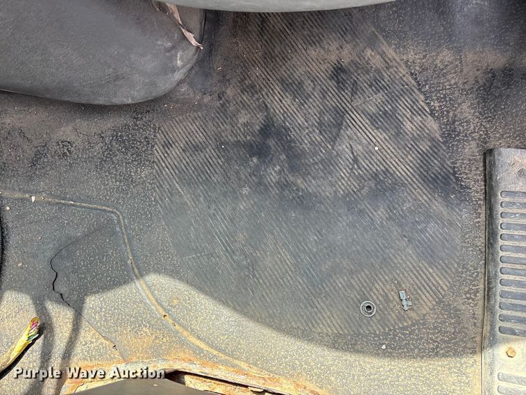 image for item FG0579 2005 International 7400 Crew Cab dump truck