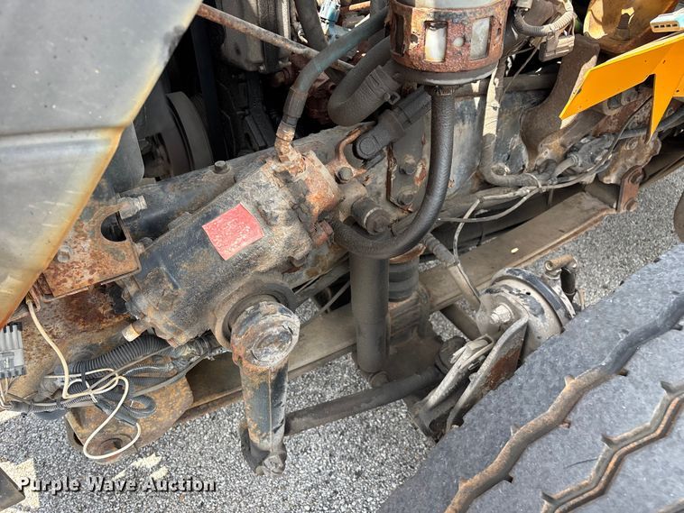 image for item FG0579 2005 International 7400 Crew Cab dump truck