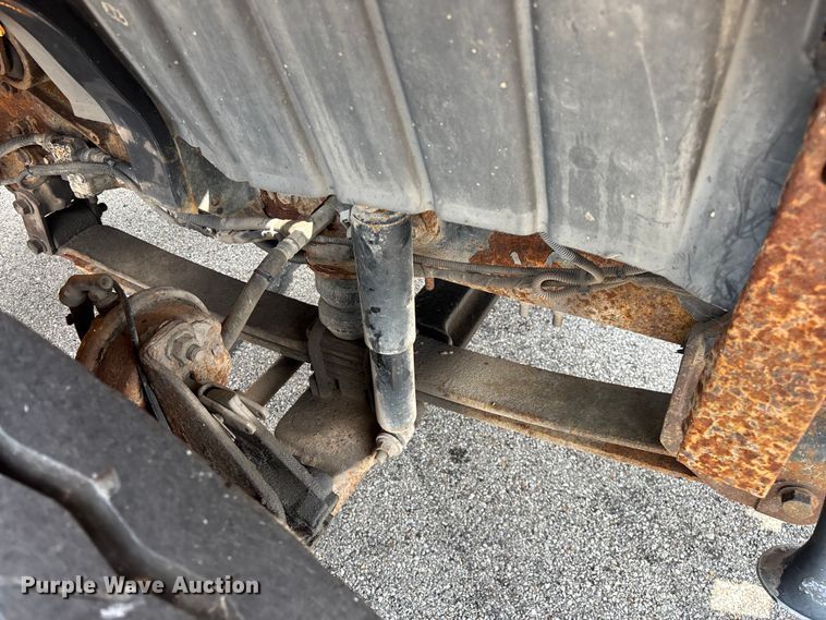 image for item FG0579 2005 International 7400 Crew Cab dump truck