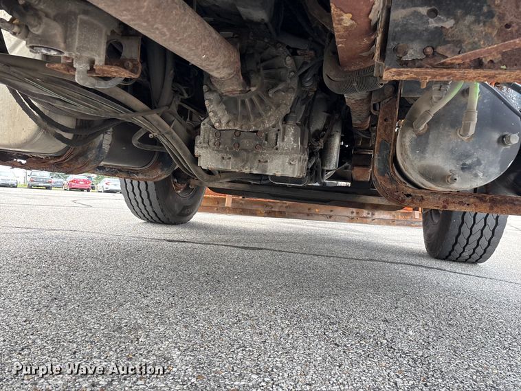 image for item FG0579 2005 International 7400 Crew Cab dump truck