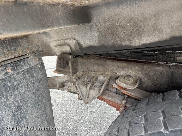 image for item FG0579 2005 International 7400 Crew Cab dump truck