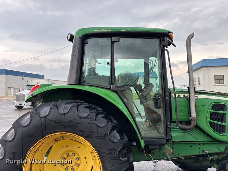 image for item FG0580 2009 John Deere 6330 MFWD tractor