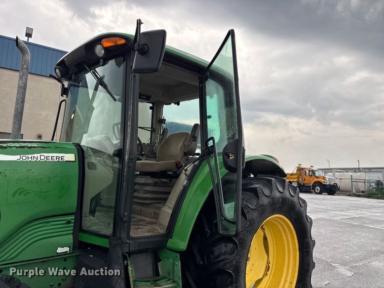 image for item FG0580 2009 John Deere 6330 MFWD tractor