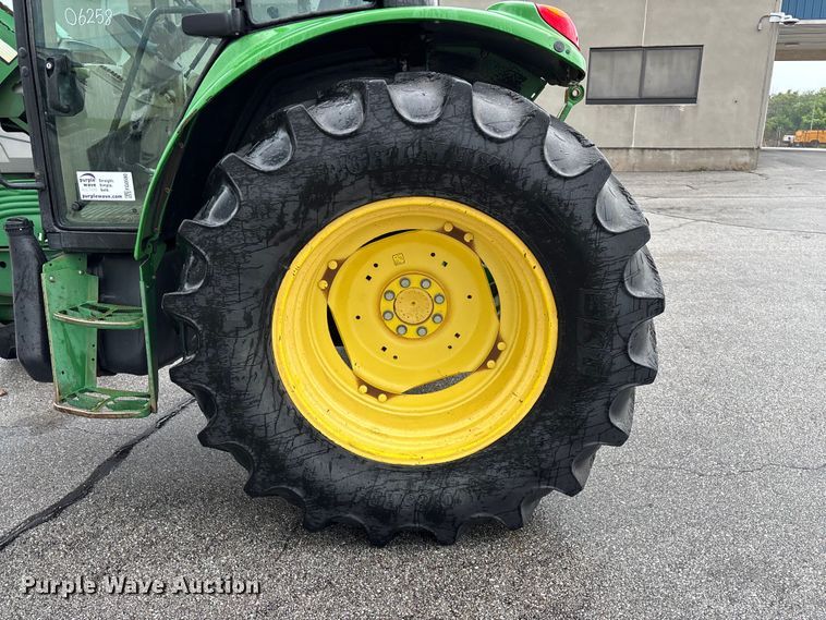 image for item FG0580 2009 John Deere 6330 MFWD tractor