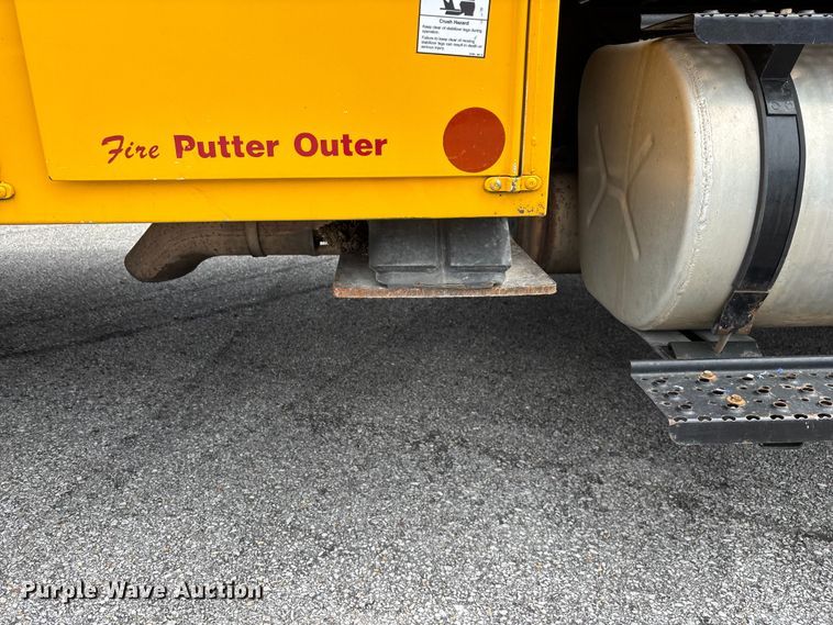 image for item FG0582 2009 International 7400 SBA bucket truck