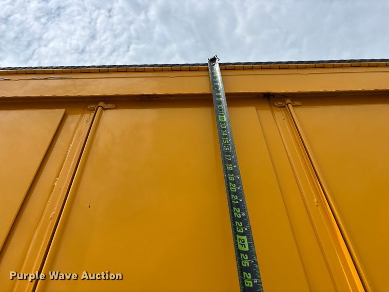 image for item FG0582 2009 International 7400 SBA bucket truck