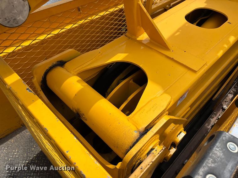 image for item FG0582 2009 International 7400 SBA bucket truck