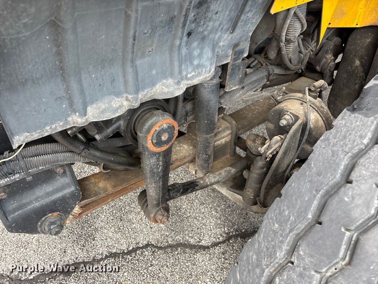 image for item FG0582 2009 International 7400 SBA bucket truck