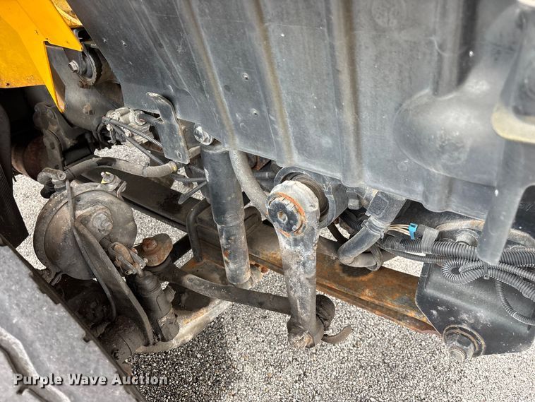 image for item FG0582 2009 International 7400 SBA bucket truck