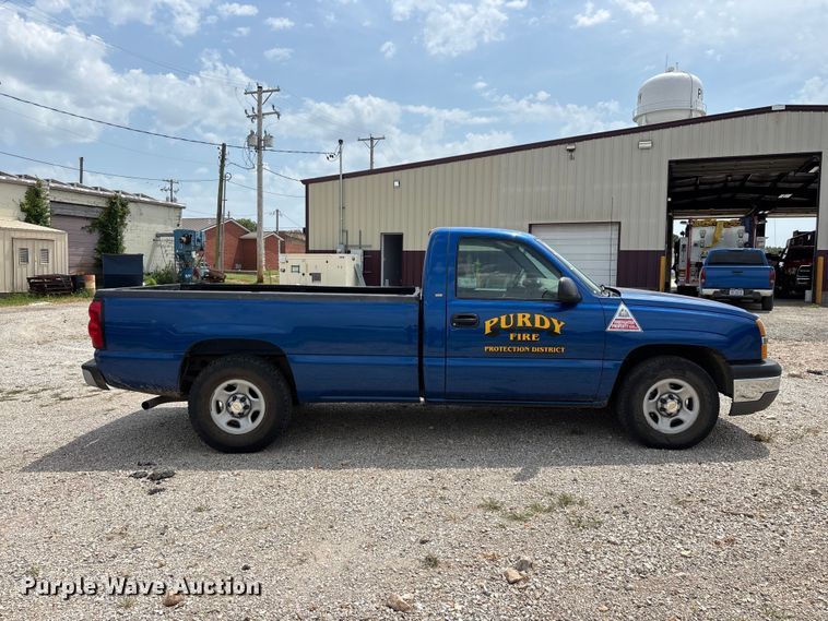image for item FG0591 2004 Chevrolet Silverado pickup truck
