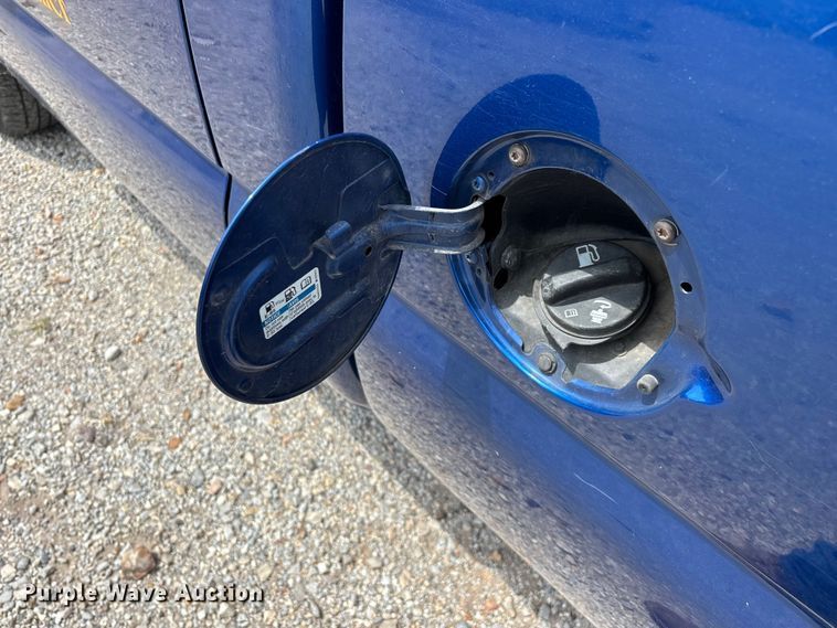 image for item FG0591 2004 Chevrolet Silverado pickup truck