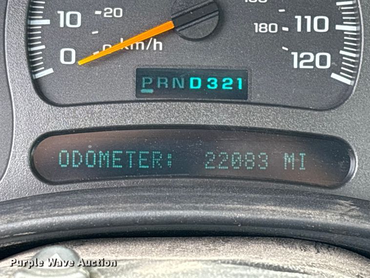 image for item FG0591 2004 Chevrolet Silverado pickup truck