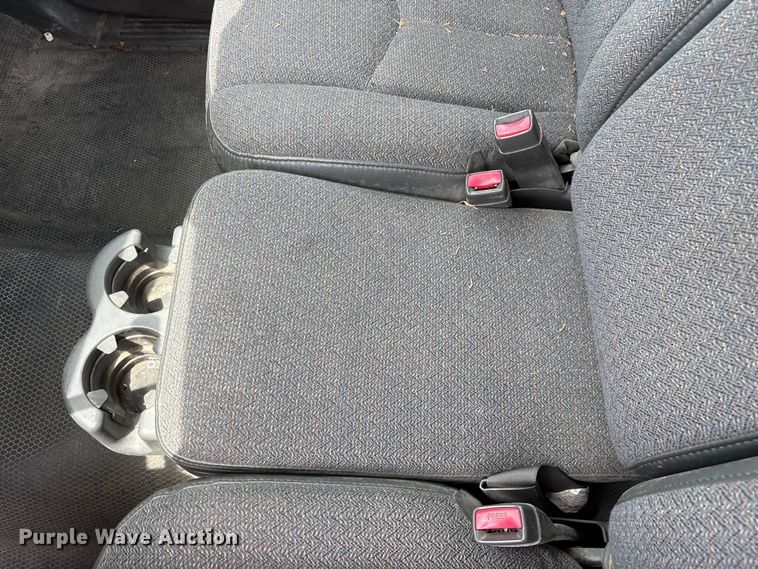 image for item FG0591 2004 Chevrolet Silverado pickup truck
